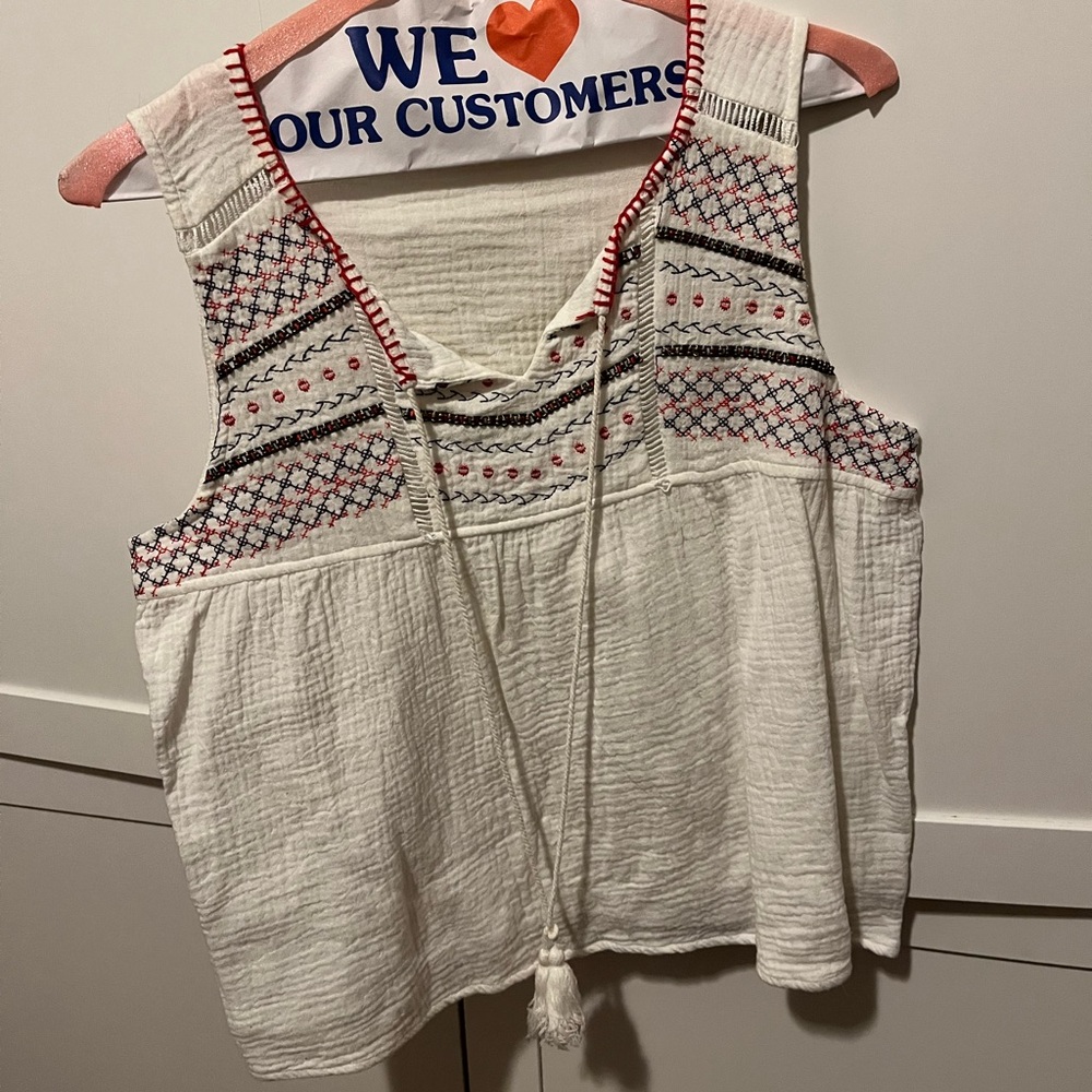 White embroidered Bloomingdale’s blouse